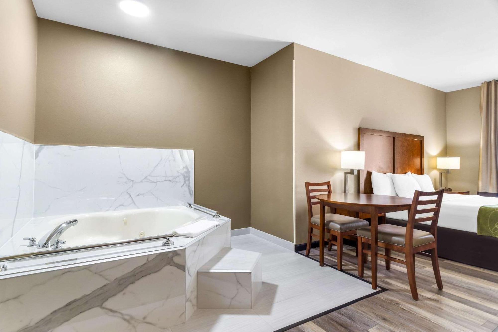 Comfort Suites Mount Vernon Bagian luar foto