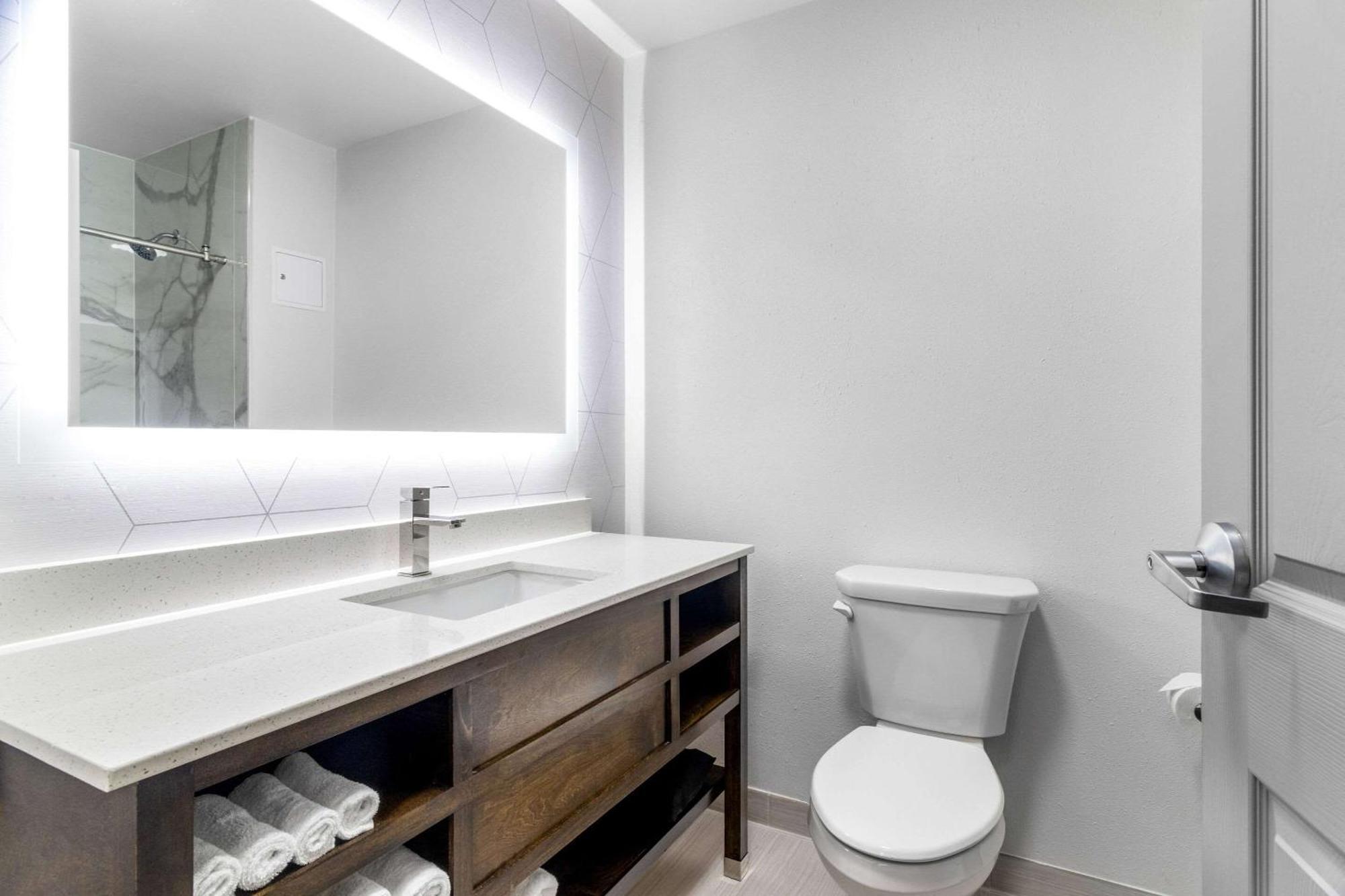 Comfort Suites Mount Vernon Bagian luar foto