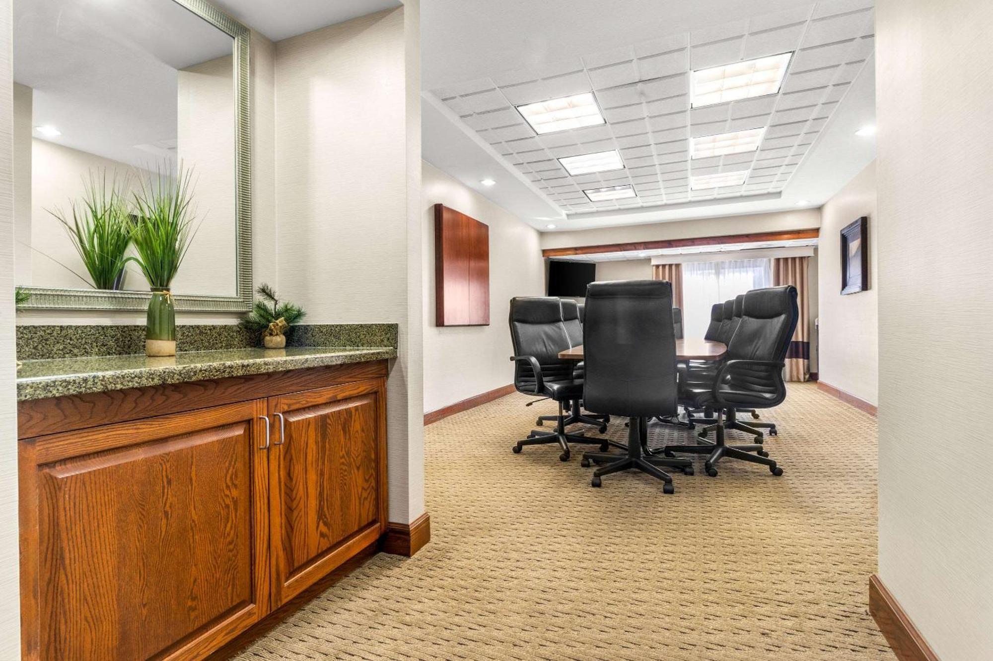 Comfort Suites Mount Vernon Bagian luar foto