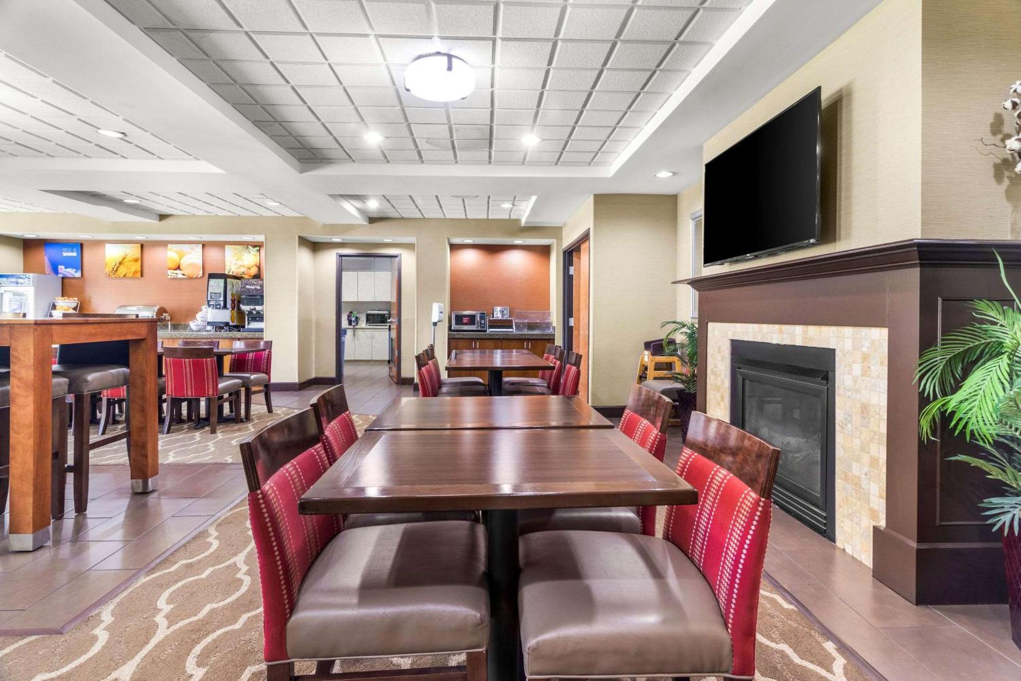 Comfort Suites Mount Vernon Bagian luar foto