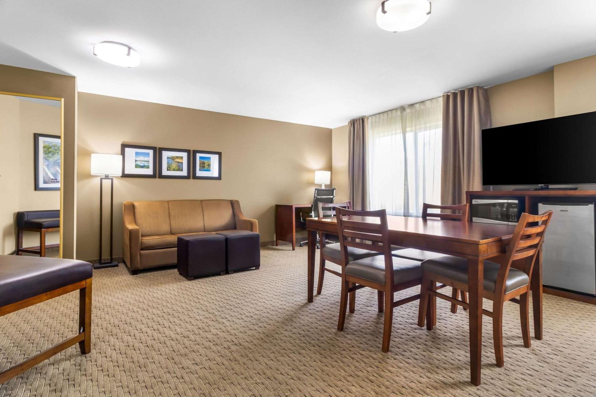 Comfort Suites Mount Vernon Bagian luar foto