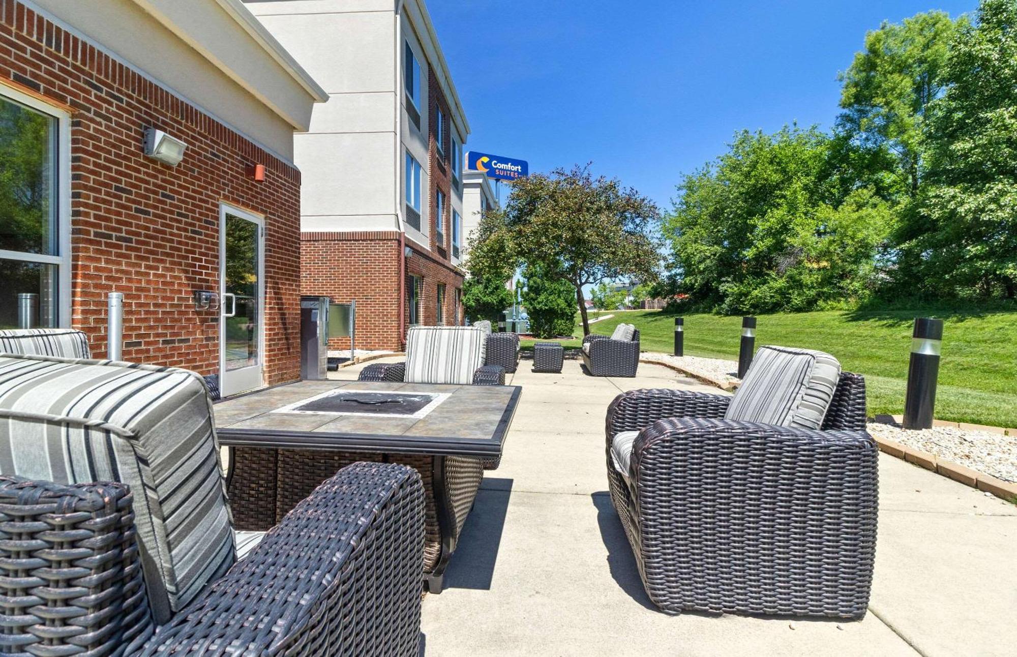 Comfort Suites Mount Vernon Bagian luar foto