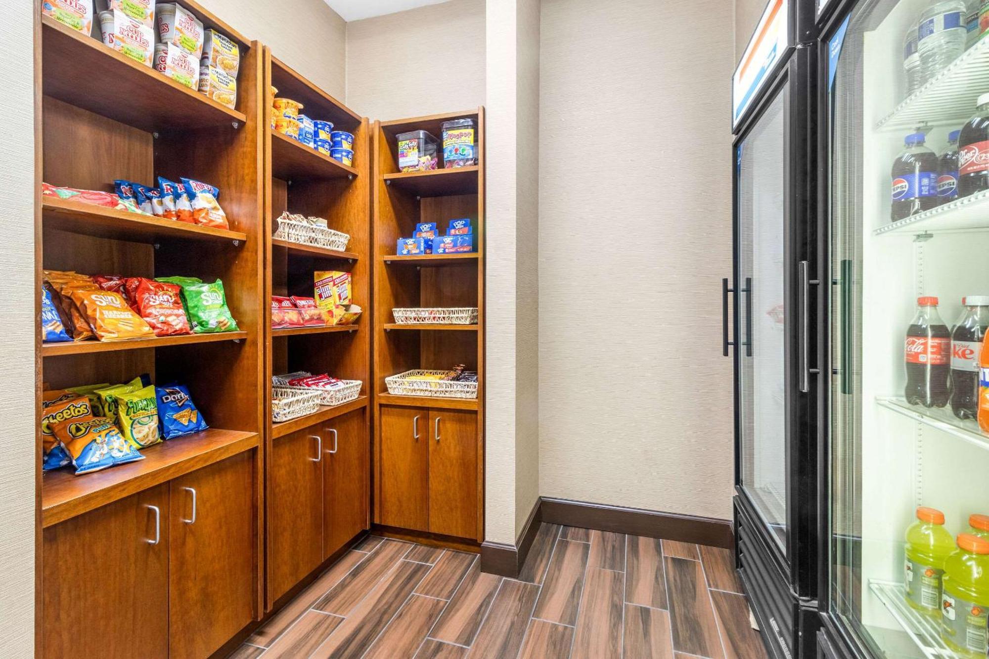 Comfort Suites Mount Vernon Bagian luar foto