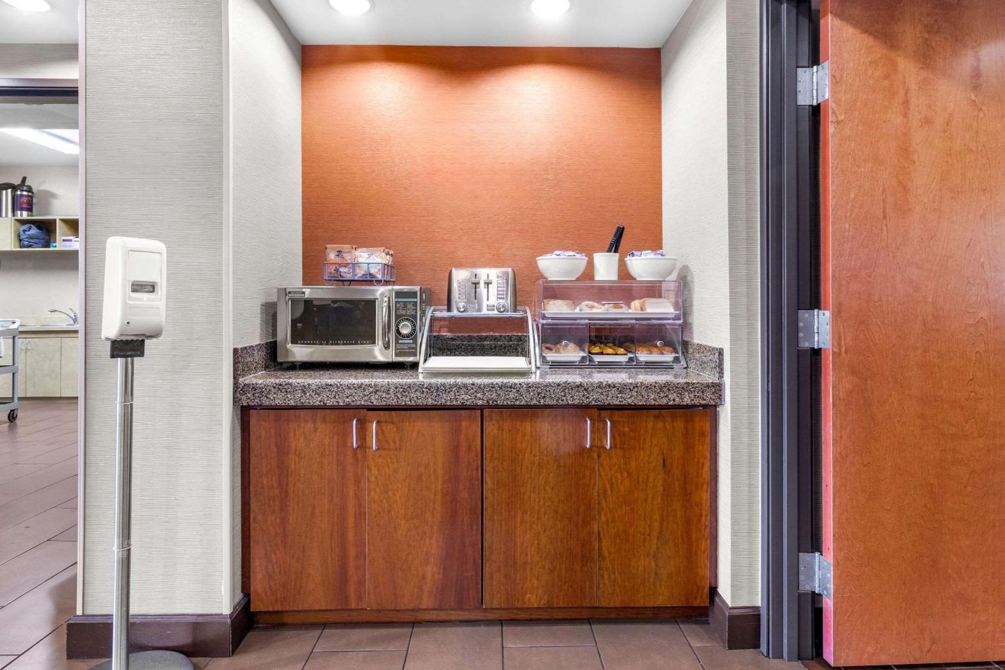 Comfort Suites Mount Vernon Bagian luar foto
